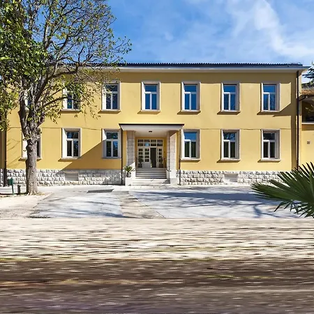 Aurum Health & Climatotherapy Center Szálloda 4*